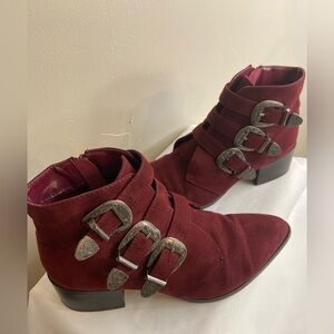 Rue 21 Etc~Burgundy~3-Buckle~Pointed Toe~Ankle Boot~Inside Zipper~Size L-(8-9)